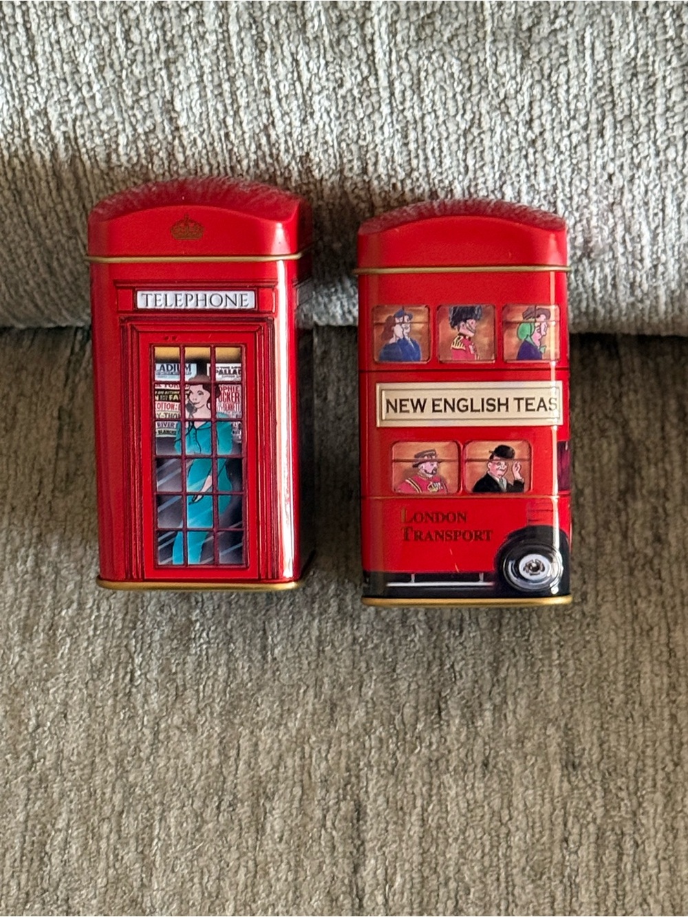 Red London-Themed Toy Tin Set – Classic Phone Booth & Double-Decker Bus